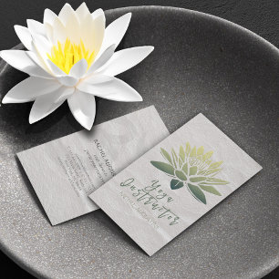 Elegantes White & Green Lotus Yoga Instructor Scri Visitenkarte
