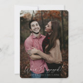 Elegantes White Hand Writing Script Verlobung Foto Ankündigung (Vorderseite)