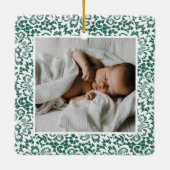 Elegantes White Lace Baby's First Christmas Foto Keramikornament (Rückseite)