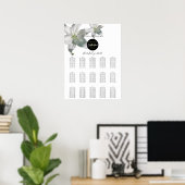 Elegantes White Lilies Wedding Seating Chart Poster (Heimbüro)
