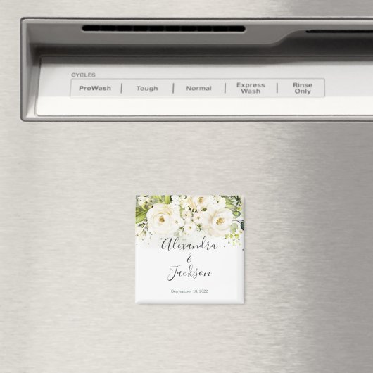 Elegantes White Rose & Gold Cursive Wedding Magnet (In Situ (Geschirrspüler))