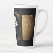 Elegantes White Rose und Gold Design Milchtasse (Rechts)