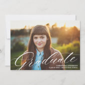 Elegantes White Script Calligraphy Abschluss Foto Ankündigung (Vorderseite)