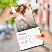 Elegantes White Script Dankeschön Foto Abschluss Postkarte