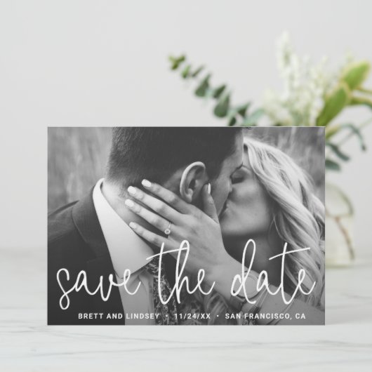 Elegantes White Script Einfaches Foto Moderne Hoch Save The Date (Stehend Vorderseite)