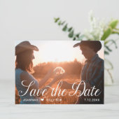 Elegantes White Script Foto Rustic Wood Save The Date (Stehend Vorderseite)