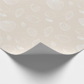 Elegantes White Seashells Beige Muster Geschenkpapier (Ecke)