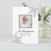 Elegantes Winter Snowflake Beerdigung Beileid Dankeskarte (Stehend Vorderseite)