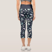 elegantes winterblaues Blattwerk Capri Leggings (Rückseite)