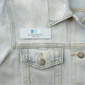 Elegantes Zahnarzt hellblau professionell Namensschild (Beispiel)