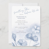 Eleganties Blue Floral QR Brautparty Einladung (Vorderseite)