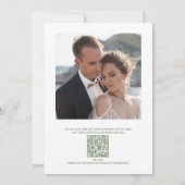 Elegantsage Green Monogram Wappen QR Code Hochzeit Einladung (Rückseite)