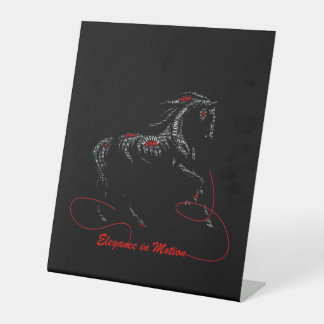 Eleganz in Bewegung Pferd-Typografie Sockelschild