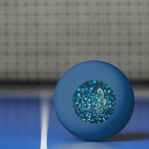 Eleganz in Motion: Aqua Seepferd über Aqua Bokeh Tischtennisball