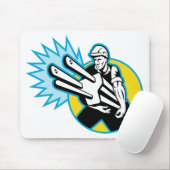 Elektriker oder Powerstörungssucher, der einen Mousepad (Mit Mouse)