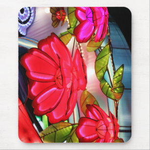 Elektrische Eleganz in Rosa Mousepad