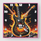 Elektrische Gitarren brachen auf der Bühne in Feue Quadratische Wanduhr (Vorderseite)