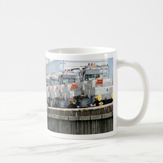 Elektrische "Maultiere," Verschlüsse Pedros Kaffeetasse (Rechts)