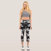 Elektrische Schwarz-weiße funkelnd Dreieck-Flammen Capri Leggings (Vorderseite)