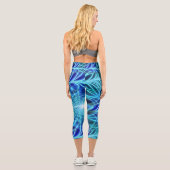 Elektrisches blaues leuchtendes Fraktal Wiederholu Capri Leggings (Rückseite)