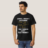Elektronische Ingenieurbücher Electric Geek Funny T-Shirt (Vorne ganz)