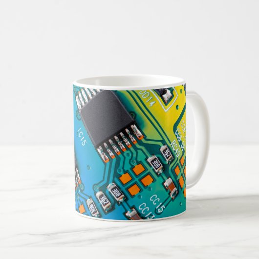 Elektronische Platine nah. Hintergrund, bob Kaffeetasse (VorderseiteRechts)