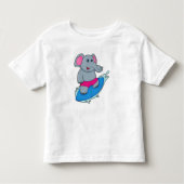 Elephant as Surfer with Surfboard Kleinkind T-shirt (Vorderseite)