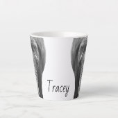 Elephant Wildlife Art Personalisiert Name Tier Milchtasse (Vorderseite)