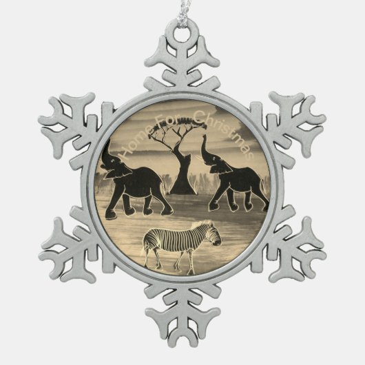 Elephanten Trumpting Zuhause für Weihnachtsfeierta Schneeflocken Zinn-Ornament (Vorderseite)