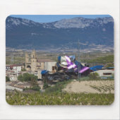 Elevated town view and Hotel Marques de Riscal Mousepad (Vorne)