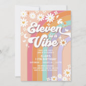 Eleven ist ein Vibe Daisy Rainbow Groovy Birthday Einladung (Vorderseite)