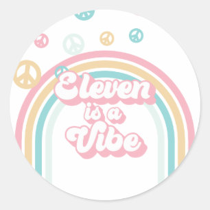 Eleven ist eine Retro-Sommer-Rainbow-Stimmung Runder Aufkleber