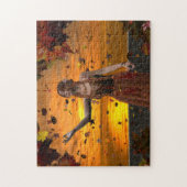 Elf in sinkenden Blätter gegen einen Sonnenunterga Puzzle (Vertikal)