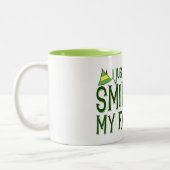 "Elf/Lächeln ist mein Lieblingslied" CHRISTMAS-TAS Zweifarbige Tasse (Links)