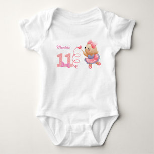 Elf Monate Baby-Bodysuit Baby Strampler