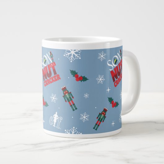 Elf "Sohn eines Nutcrackers" Wintermuster Jumbo-Tasse (Vorderseite Rechts)