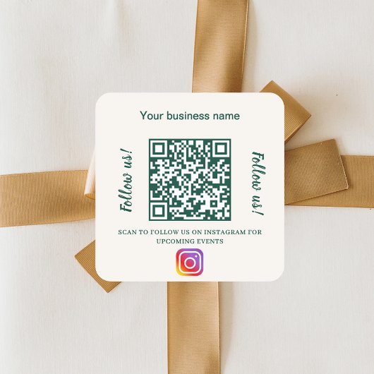Elfenbein grüner Geschäftsname QR-Code Instagram Quadratischer Aufkleber