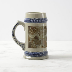 Elfenbein-Rosenmuster – Elegante Blumenskunst Bierglas