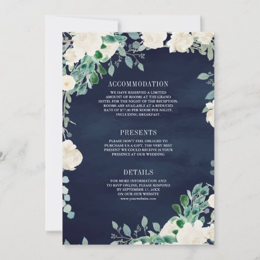 Elfenbeinblumengrün-Blätter in einer Marinehochzei Einladung (Rückseite)