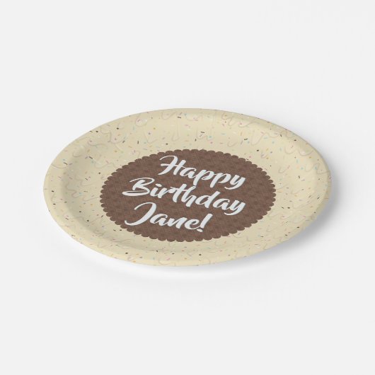 Elfenbeincreme zum Geburtstag Pappteller (Schrägansicht)