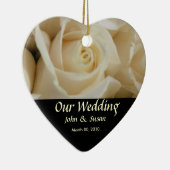 Elfenbeinherz-Rose Hochzeitsfeier Keramik Ornament (Rechts)