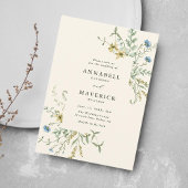 Elfenbeinküche in einer delikaten Wildblume Einladung