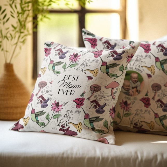 Elfenbeinküste Beste Mama je Foto Hummingbird Flor Kissen (Chic Best Mom Ever Hand-Drawn Hummingbird, Flowers & Mushrooms. Custom Photo & 2 Personalized Texts.)