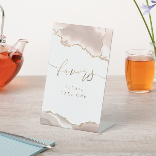 Elfenbeinröte begünstigt Dorfzeichen Sockelschild (In SItu)