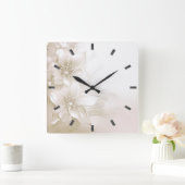 Elfenbeinweiße Blumen Wanduhr (Zuhause)
