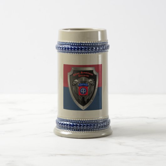 Elite 82. Im Flugzeug Abteilung Bierglas (Mittel)