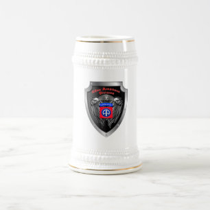 Elite 82. Im Flugzeug Abteilung Bierglas