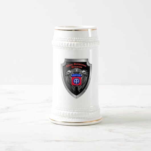 Elite 82. Im Flugzeug Abteilung Bierglas (Mittel)