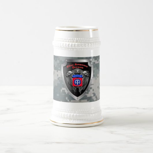 Elite 82. Im Flugzeug Abteilung Bierglas (Mittel)
