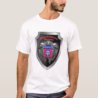 Elite 82. Im Flugzeug Division T-Shirt
